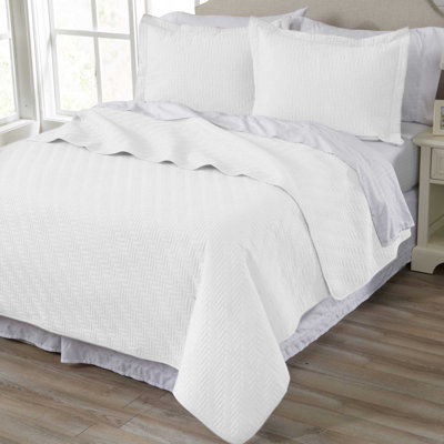 Lightweight Herringbone Stitch Microfiber Quilt Set