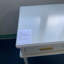 Bureau de coiffeuse blanc crème avec 3 tiroirs, table de maquillage ou bureau moderne, coiffeuse polyvalente pour la chambre à coucher, pas de miroir inclus