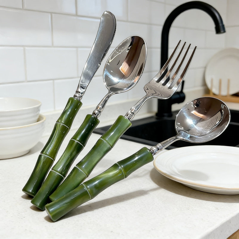 Ensemble de 20 couverts en acier inoxydable avec poignées en bambou 20 pièces, couteau à steak et fourchette pour les repas de style restaurant, cuillère à dessert et ustensiles