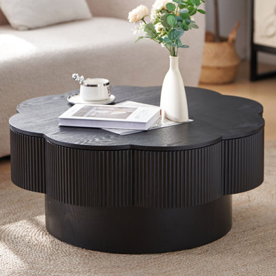 Table basse moderne en forme de fleur, 31,95 po, noir, placage de bois naturel, pour appartement, structure solide, rangement caché, assemblage facile 31,95 po inspiré du design cannelé, texture de bureau, bureau, base