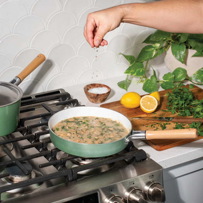 Poêle à frire antiadhésive en céramique à cardamome de 10 po Nordic Ware, 10"