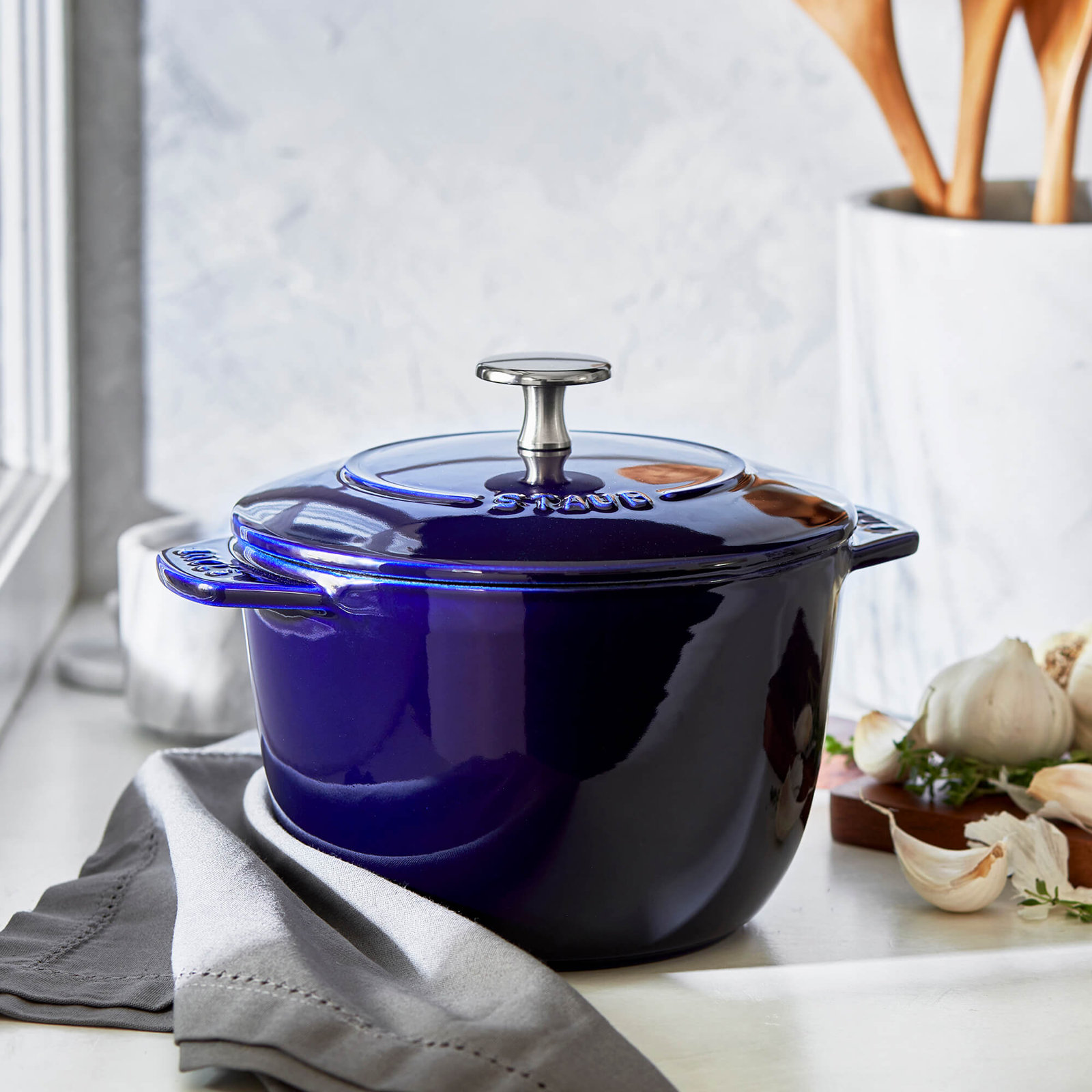 Enameled Cast Iron Dutch Oven, Dark Blue, 1.84 quarts
