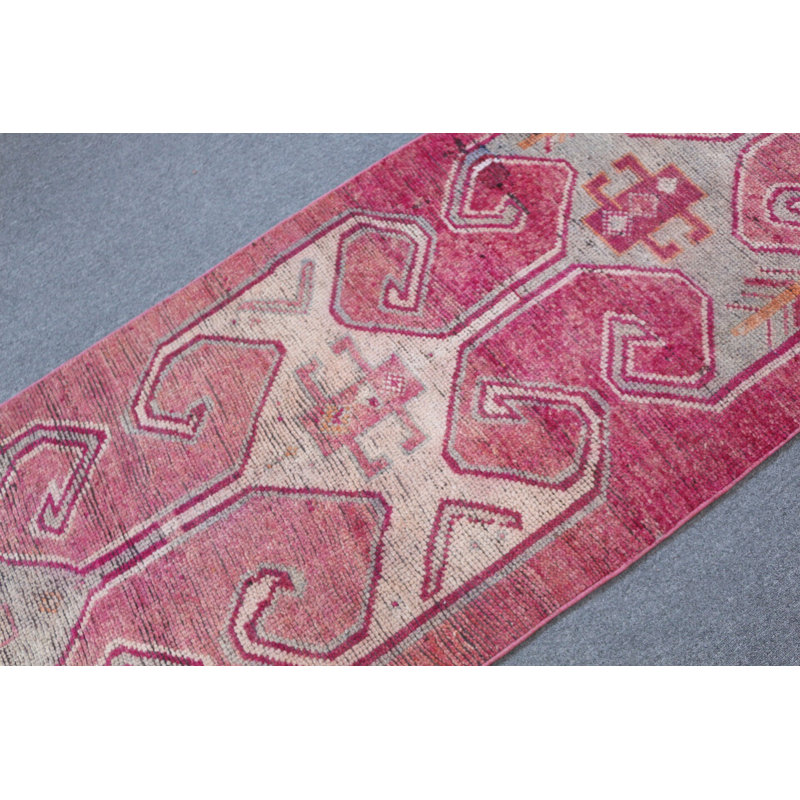 Tapis de couloir turc vibrant tissé à la main dans un motif géométrique rouge et orange pour un style de couloir unique