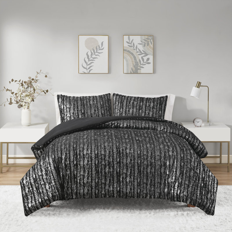 King Black and Silver Reversible Faux Fur Comforter Set
