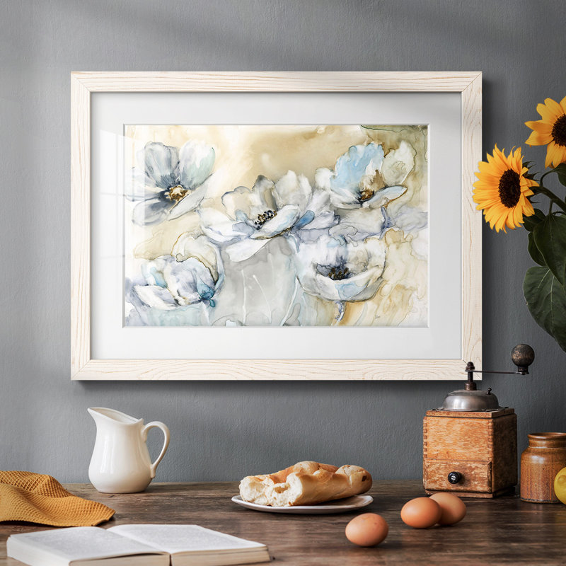 Fleurs tendres encadrées sur papier, H 22 po x l 32 po x P 1,5 po, Blanc