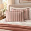 Ensemble de housses de coussin Lehar rose poudré en coton imprimé 20 po x 26 po-133726155-130726803