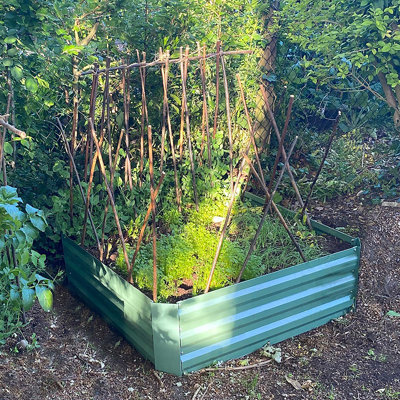 Ketan Metal Raised Garden Bed