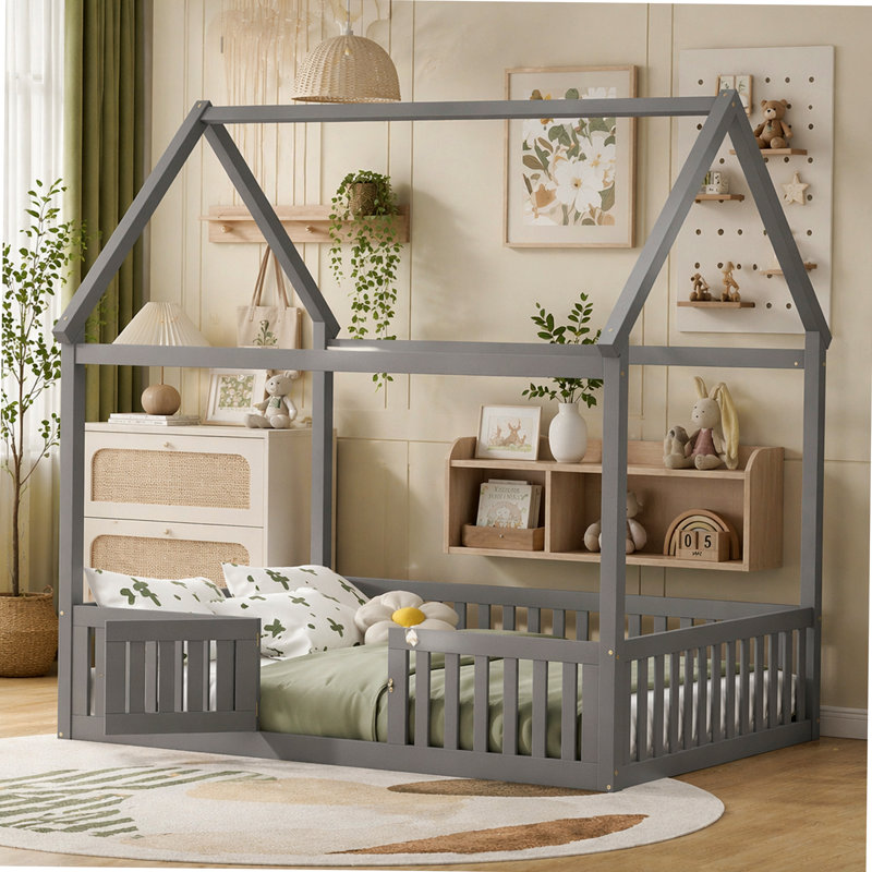 Lit double en bois pleine grandeur avec clôture et porte, gris