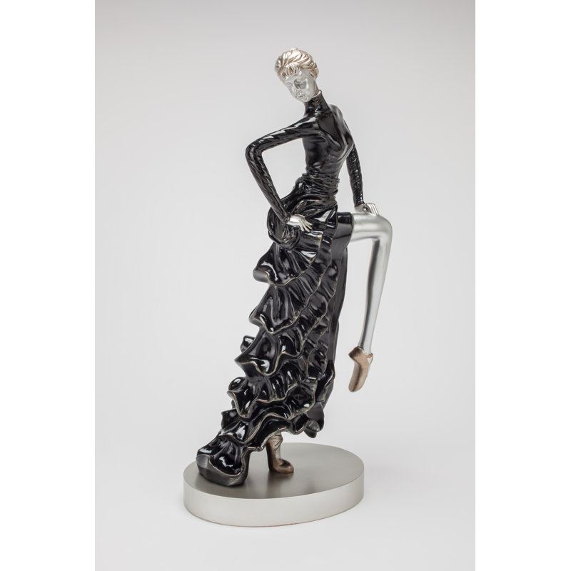 Lady in Style I Statue