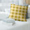 Coussin décoratif d'extérieur écossais bleu marine et doré avec insert Indianapolis - Résistant aux intempéries