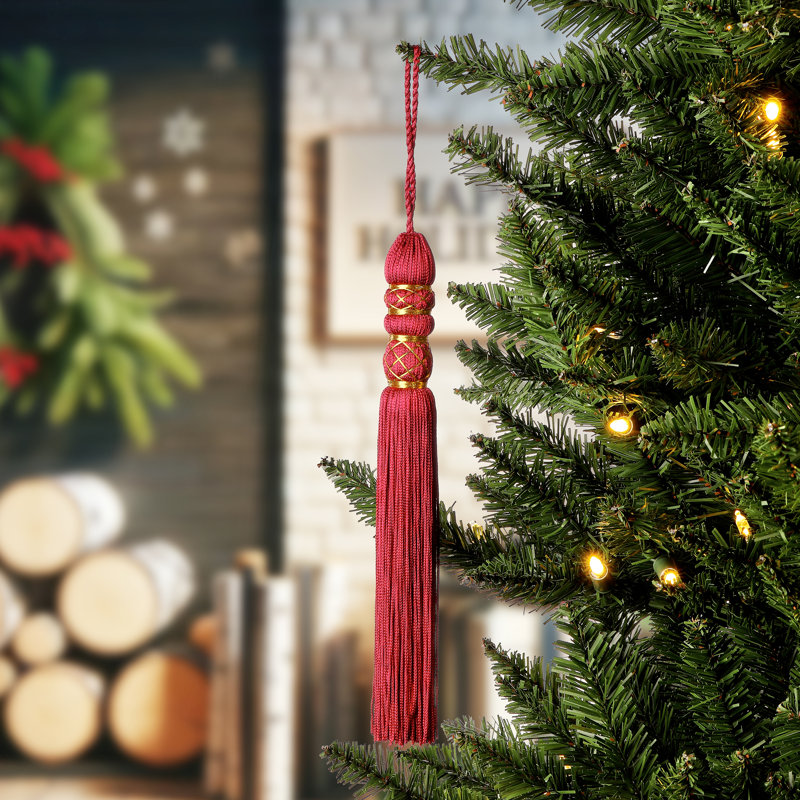 Ornements de pompons lourds
