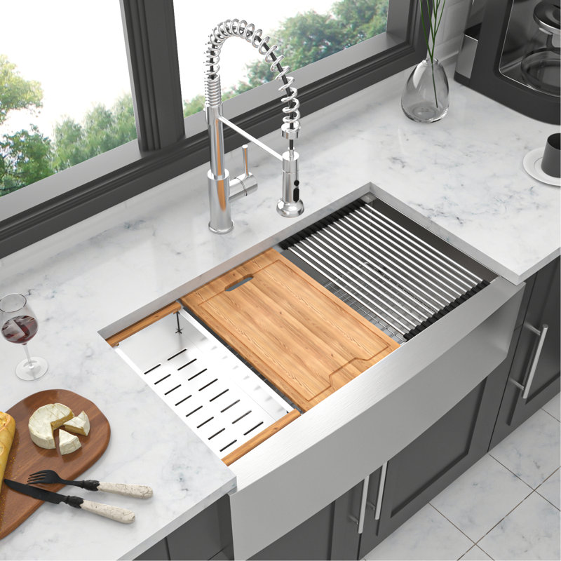 Évier de 36 po: acier inoxydable 36 x 22 x 10 po, avec assemblage de drain pour tablier de drainage avant efficace et planche insonorisante