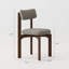 Chaise rembourrée en bois massif