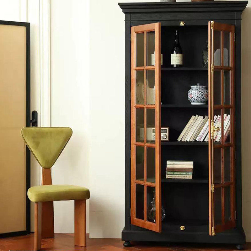 Bibliothèque italienne à couleurs contrastantes