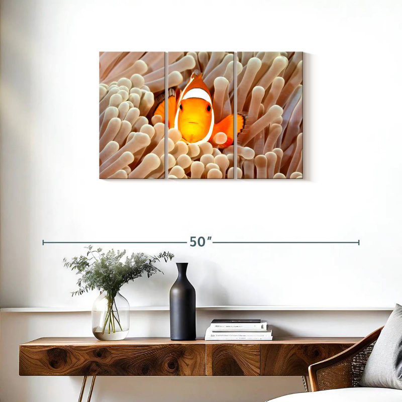Clownfish Anemone, 20" H x 33" W
