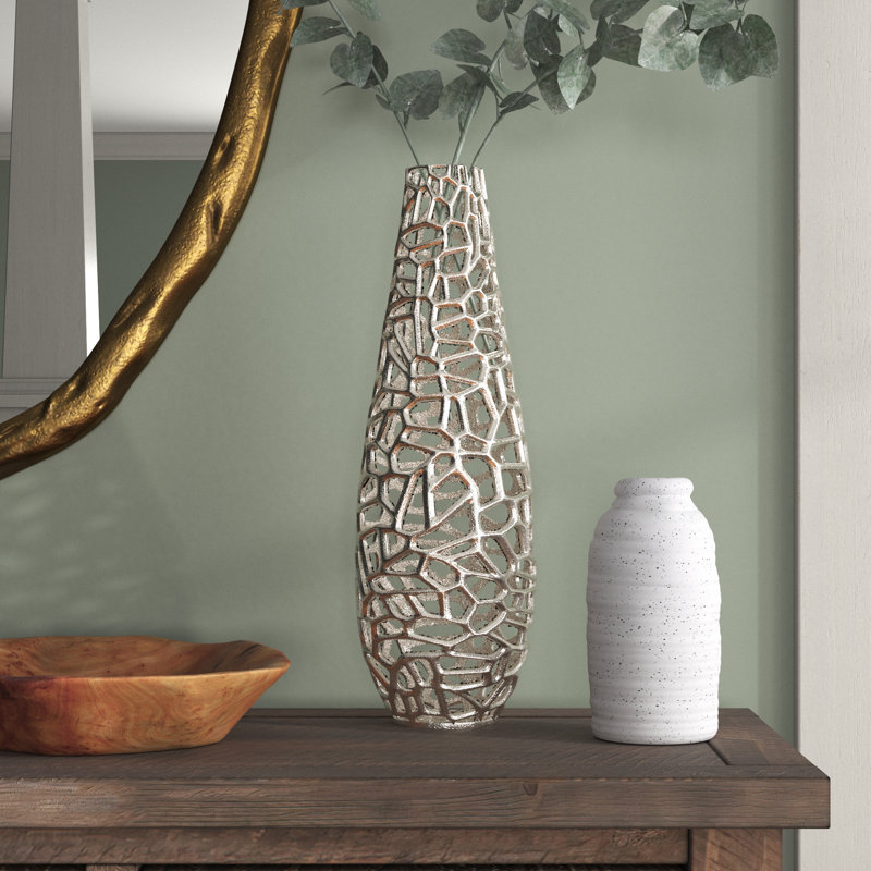 Vase de table en métal Fogel, Argent, H 17 po x l 5 po x P 5 po