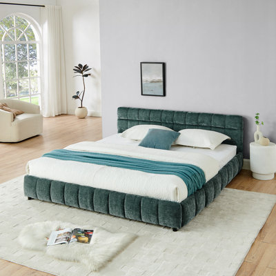 Lit confortable tapissier très grand avec tête de lit et tiroirs de rangement, idéal pour une chambre à coucher relaxante