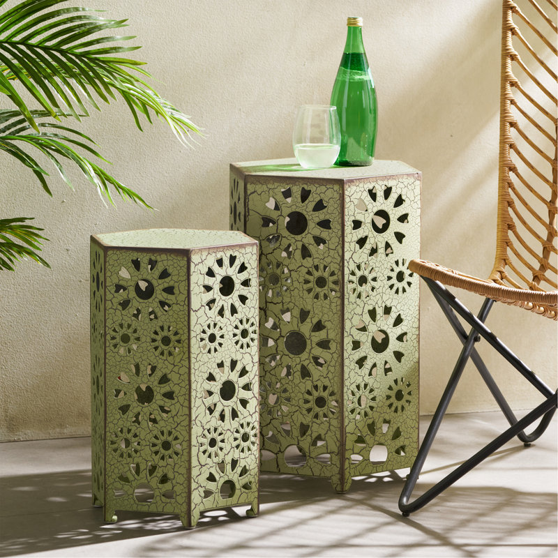 Ensemble de charmantes tables d'appoint pour l'extérieur, Vert