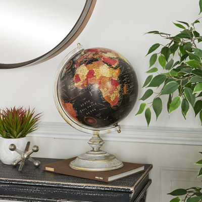 Globe terrestre en métal