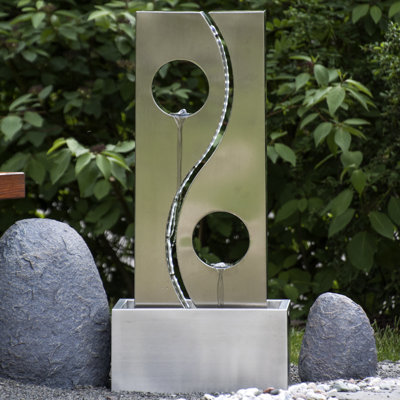 Brunnen Rivy aus Edelstahl mit Licht