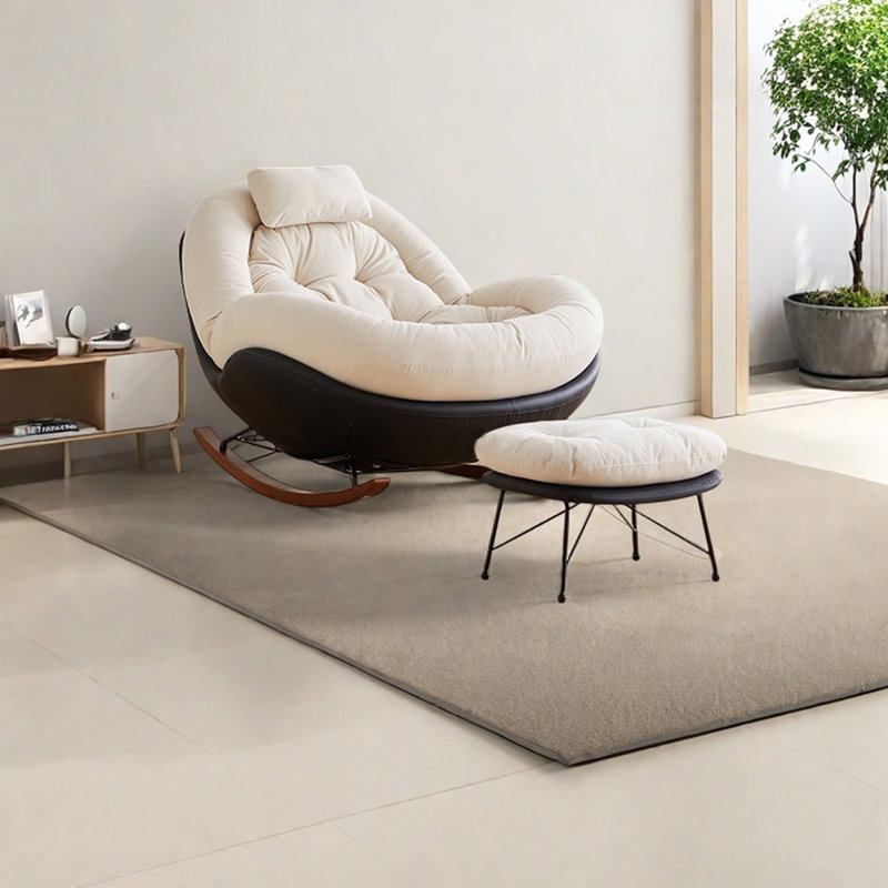 Chaise berçante ergonomique et minimaliste