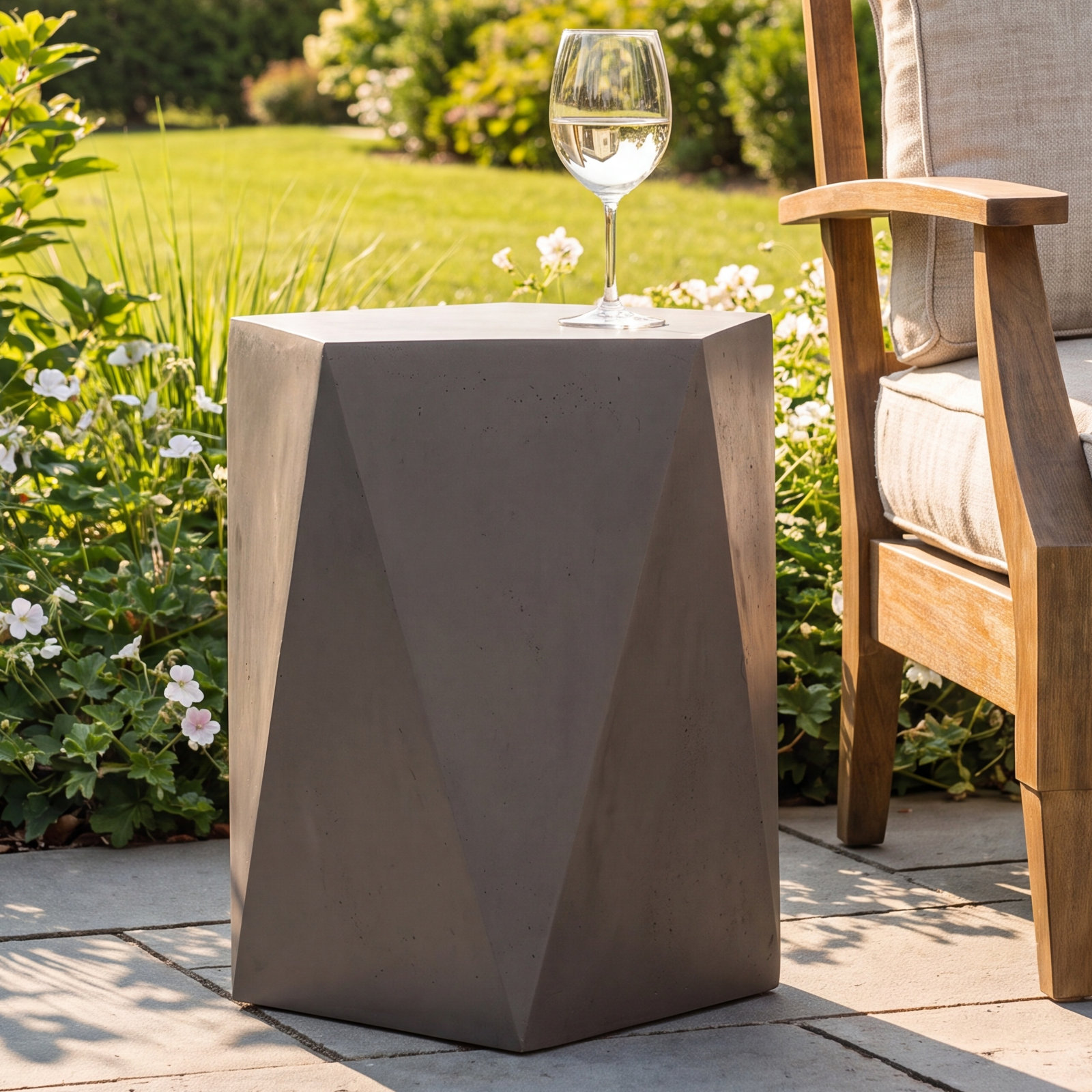 Elyas 16 " Patio Side Table, Gray