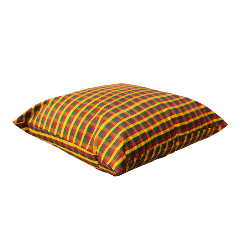 Housses de coussin décoratives en soie multicolore à carreaux 16 po x 16 po faites à la main pour l'intérieur, ensemble de 1