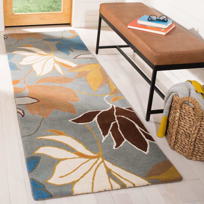 Soho Hand Tufted Wool Floral Rug, Runner 2'6" x 8'