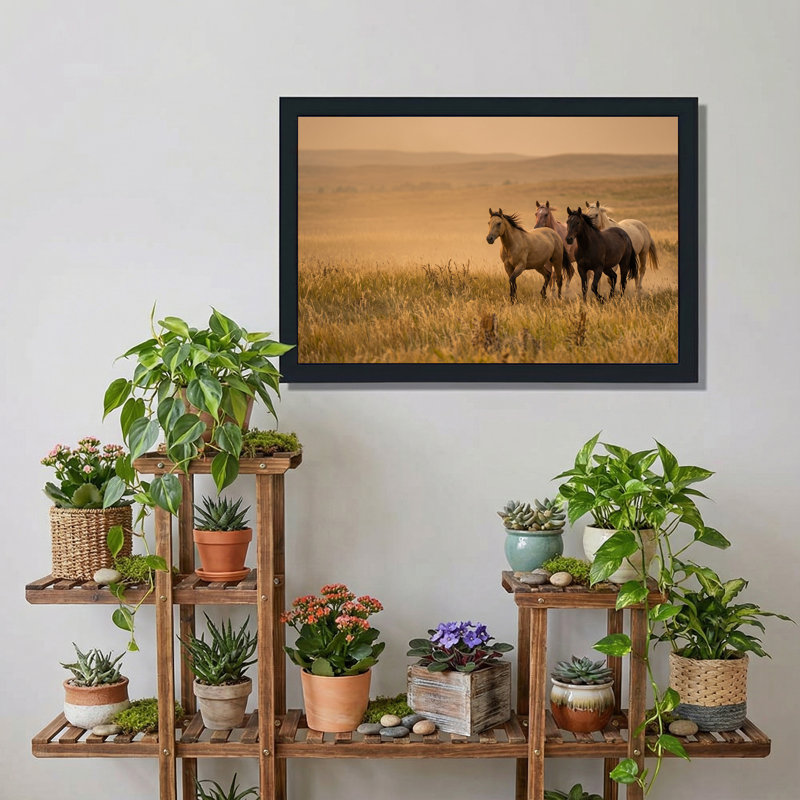 Quatre chevaux qui courent dans un champ doré, art mural, 12"H x 18"W