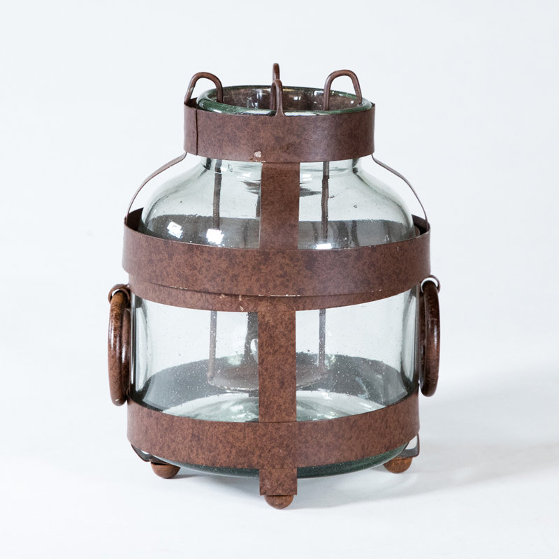 Lanterne en métal pot