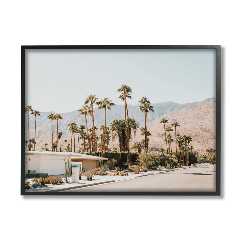 «Summer Villa Town Palm Trees» par Krista Broadway - photographie à cadre flottant sur bois, Giclée encadrée noir minuit
