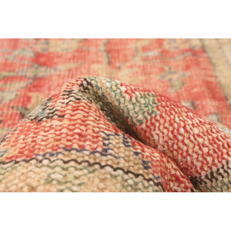 Tapis rouge Crocifissa 6 pi 3 po x 9 pi 7 po Crocifissa