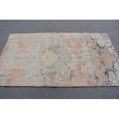 Tapis turc rétro tissé à la main en rouge pour la décoration intérieure et les planchers de chambre à coucher avec un motif anatolien délavé