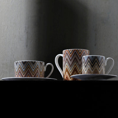 Ensemble de 6 tasses à thé et soucoupes pour thé Diam. 3,3 po, H 2,3 po, capuchon 7,5 oz, soucoupe Dim. 6 po