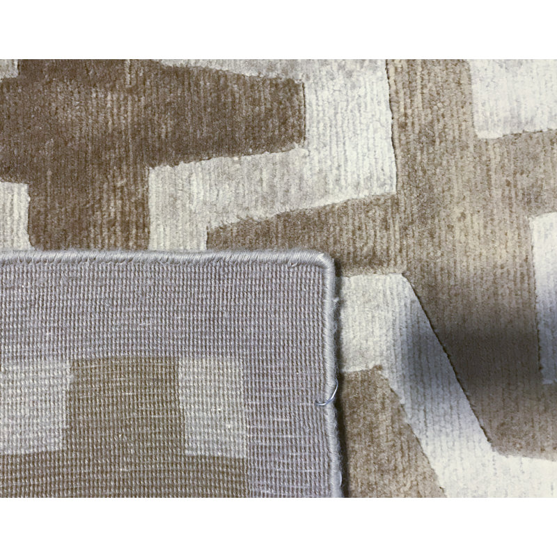 Hand-Knotted High-Quality Beige Area Rug