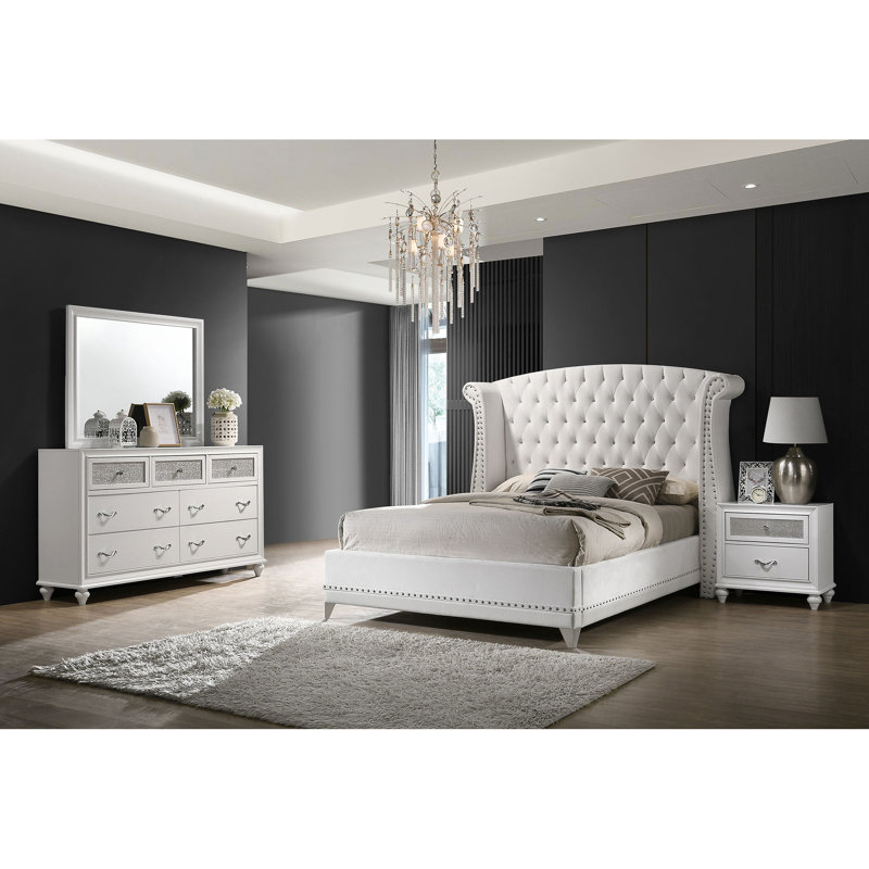 Ensemble de chambre avec grand lit 4 pièces Randall, Ensemble de 4 pièces : lit, table de chevet, comm