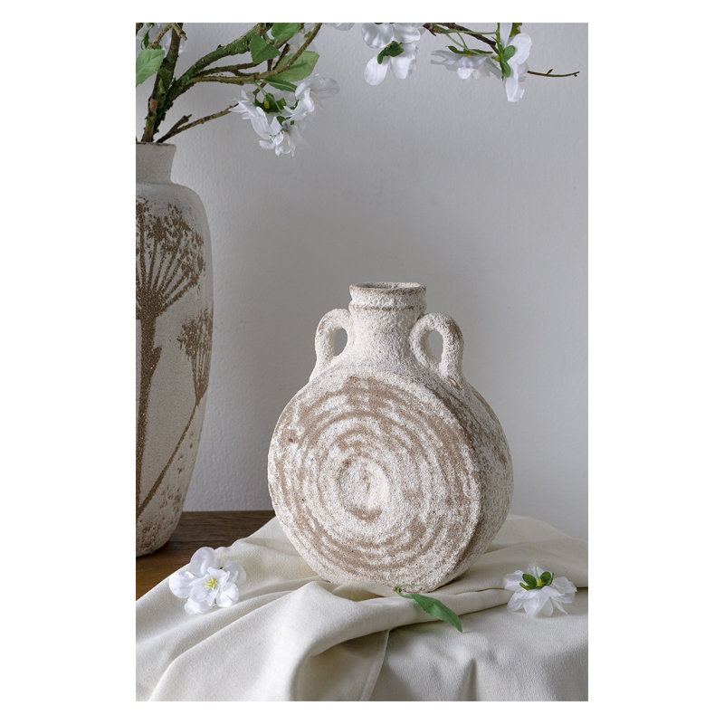 Vase décoratif en céramique 7,3 "x H 9,1" avec finition blanche et brune patinée et deux poignées