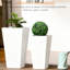 Deux pots de fleurs pour la décoration intérieure et extérieure, jardinières avec trous de drainage inférieurs empilables, espaces de bureau appropriés, paquet de 2 blanc, design, différents thèmes de pelouse idéaux-130755633