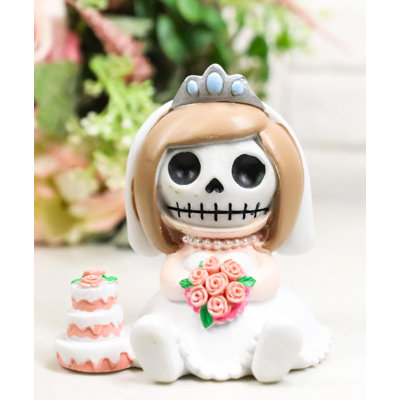 Figurine de madame avec fourrure et vampiress