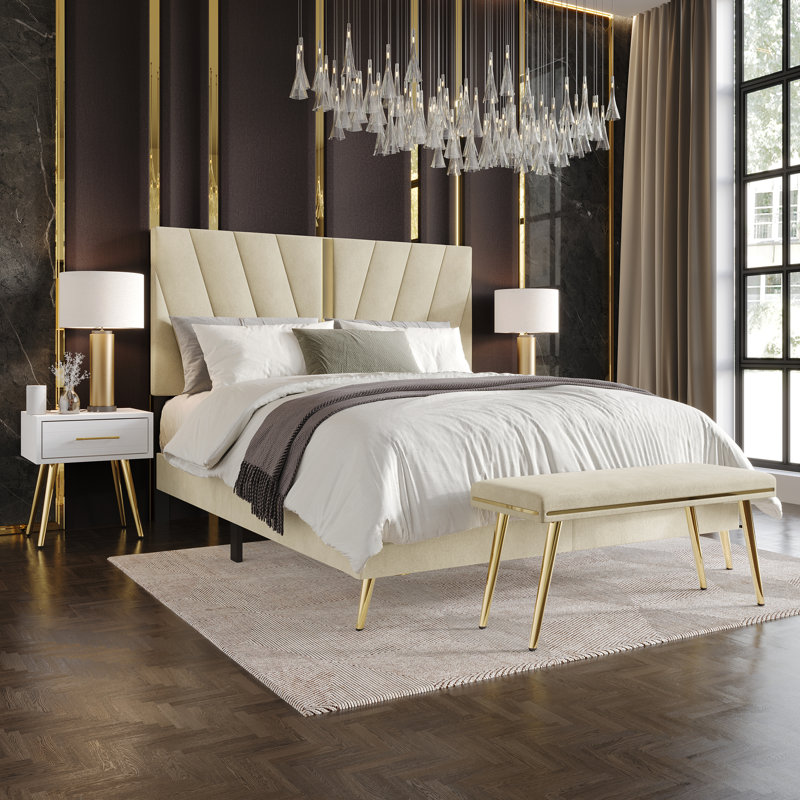 Lakeysa Piece Bedroom Set, Queen, Champagne