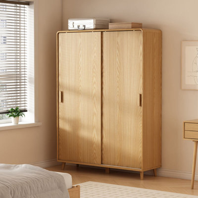 Petite garde-robe simple