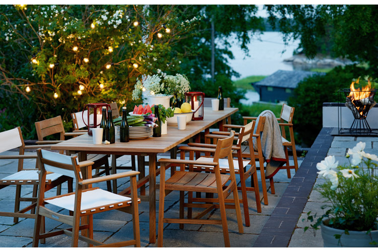 How to Choose the Best Outdoor String Lights for Your Space - Wayfair Canada