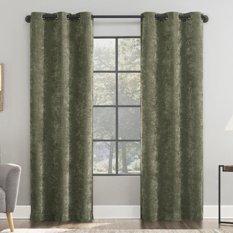 Panneau de rideau occultant 100% occultant en velours Sun Zero Isidora, 40" W x 84" L, Vert