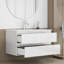 Meuble-lavabo de salle de bain avec lavabo-508443272