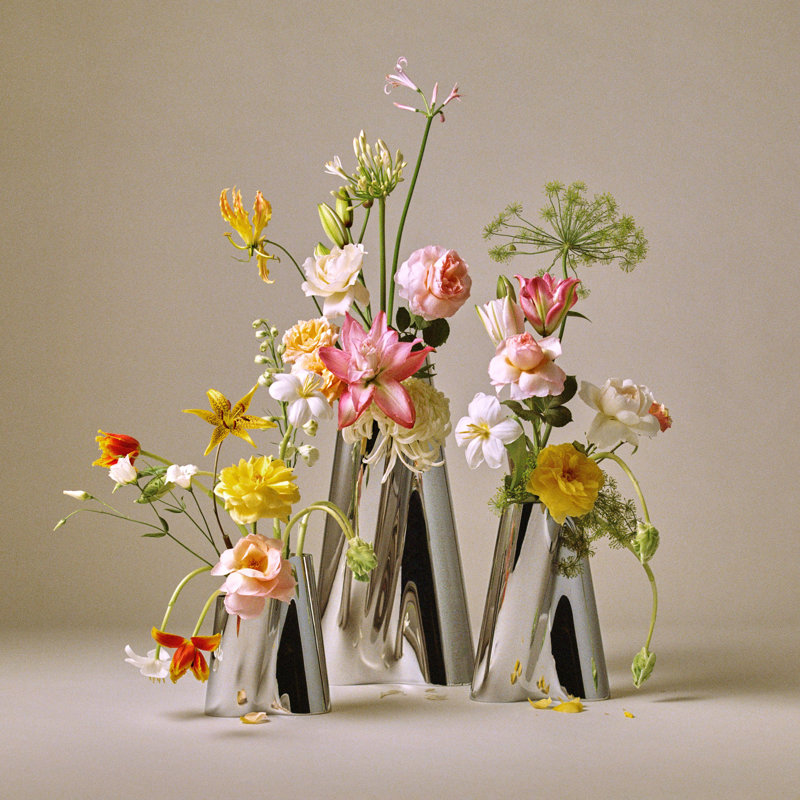 LITUUS Vase, Medium, in stainless steel, 19.59" H x 9.13" W x 8.38" D
