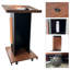 Podium en bois moderne avec tablette de rangement et roulettes