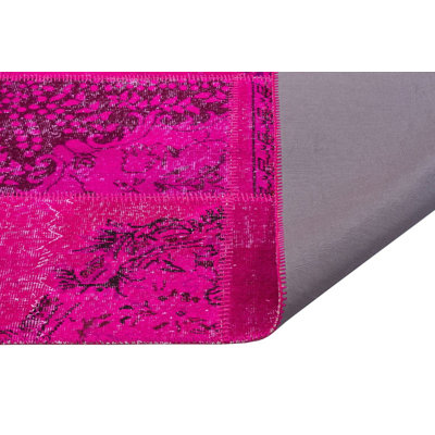 Tapis moderne fabriqué à la main fuchsia moderne
