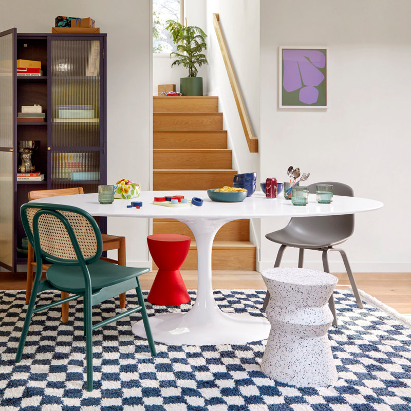 Flow Oval Dining Table
