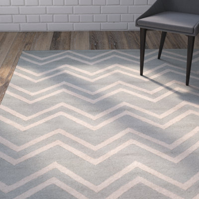 Sanyla Hand Tufted Wool/Cotton/Latex Chevron Rug in Gray/Beige