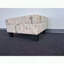 Repose-pieds avec rangement relevable